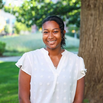 Taylor Bostic headshot
