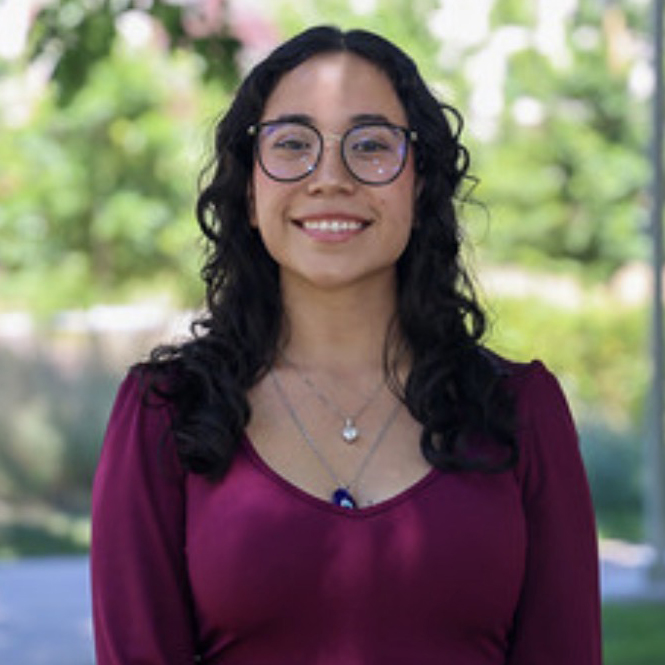 Carla Medina-Gil headshot