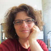 Daniela Verthelyi headshot